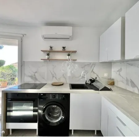 Villa Villa Vue Mer Avec Rooftop, Jardin Pour 8 Pers A Pied Du Port Bandol