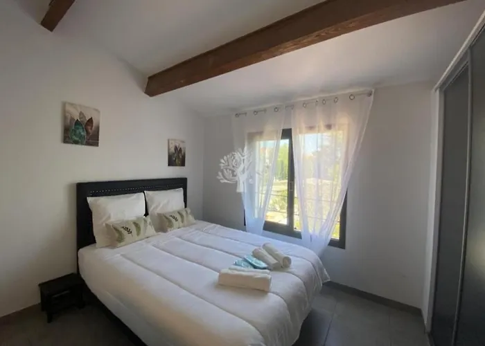 Villa Vue Mer Avec Rooftop, Jardin Pour 8 Pers A Pied Du Port Villa *