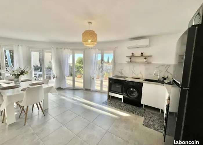 Villa Villa Vue Mer Avec Rooftop, Jardin Pour 8 Pers A Pied Du Port Bandol